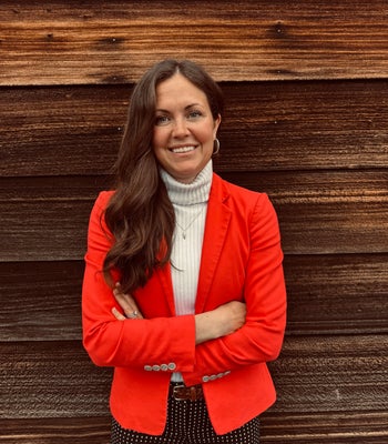 Portrait of Lauren Simon, Business Development Manager/Realtor for the Wally Kidd Team.